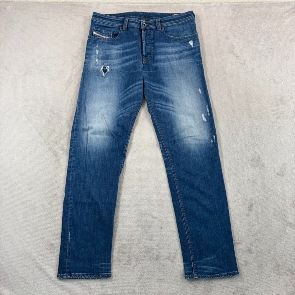 Diesel Regular Slim Tapered Buster Distressed Jeans in 0833F Blue Wash Men 33x32
